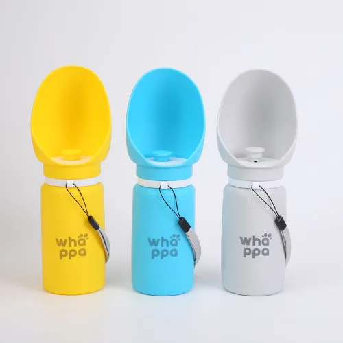 BUTELKA NA WODĘ DLA PSA turystyczna składany bidon z miską 0,55L niebieski